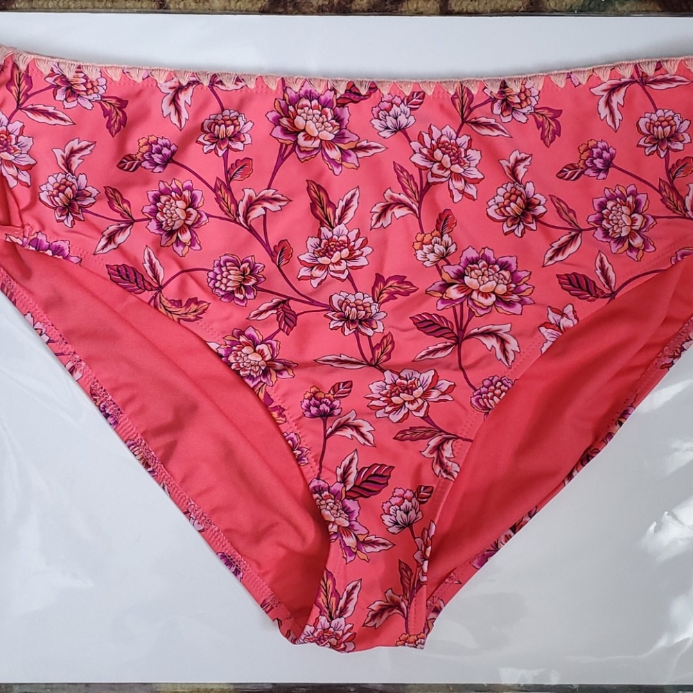 Terra & sky XL coral floral bathing suit bottoms